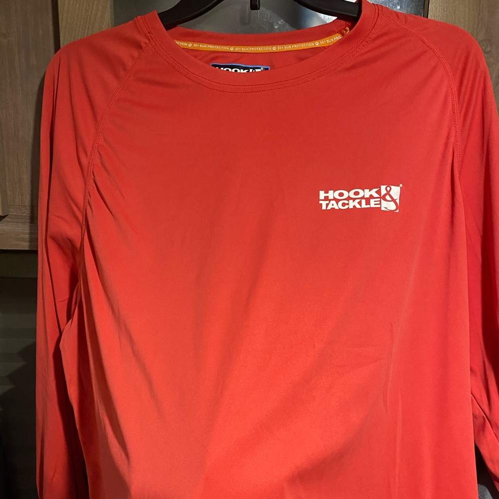 Hook and Tackle Fishing Shirt
Performance 
XL
Excellent Condition
Red/Wine Color